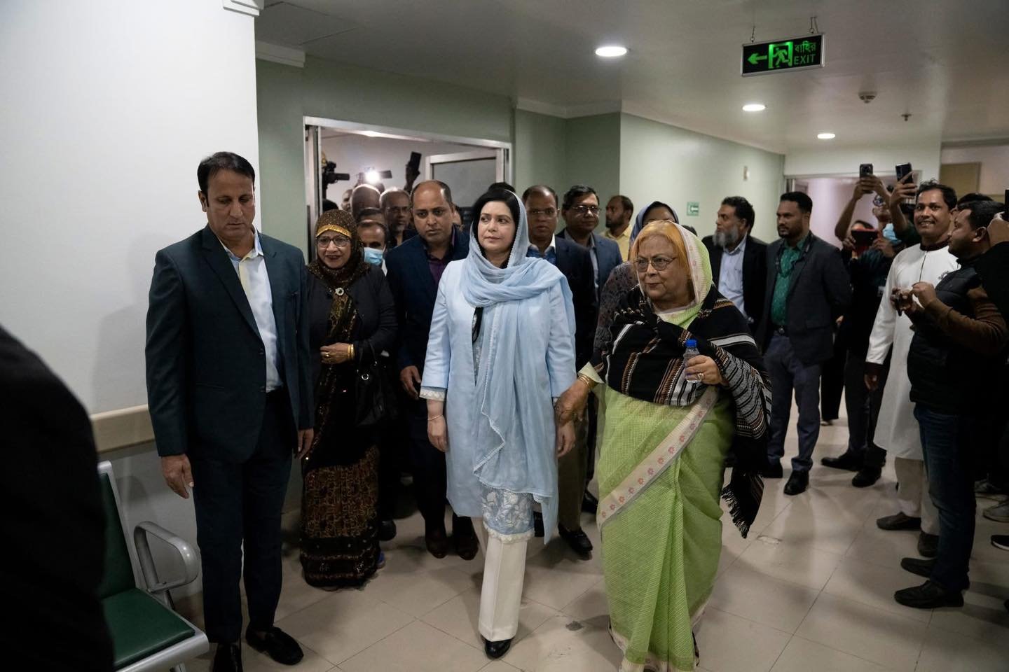 খালেদা জিয়াকে দেখতে হাসপাতালে গেছেন ড. জুবাইদা রহমান