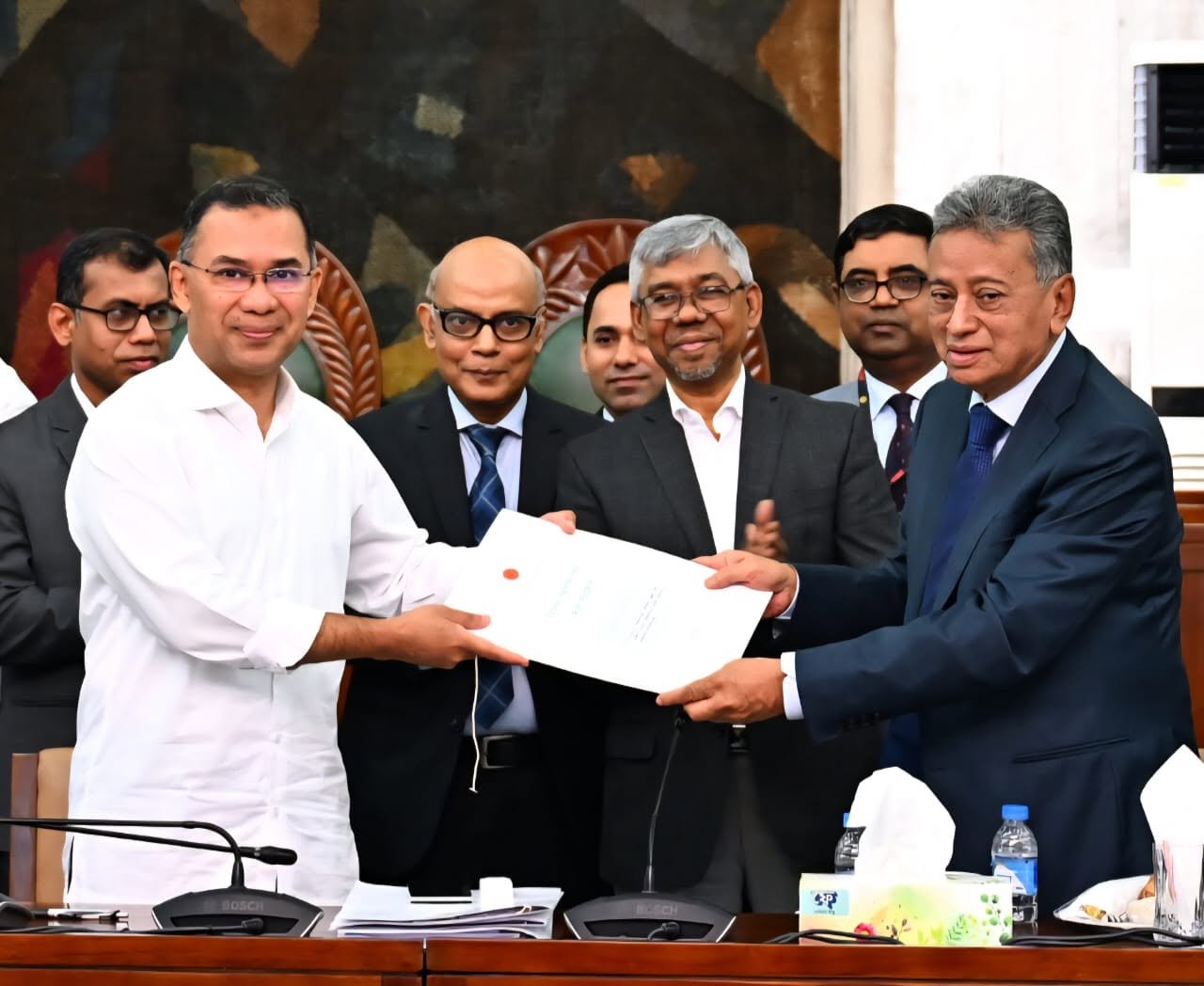 মন্ত্রিপরিষদের বিশেষ সভায় ২০২৬-২৭ অর্থবছরের জাতীয় বাজেট অনুমোদন দিলেন প্রধানমন্ত্রী তারেক রহমান