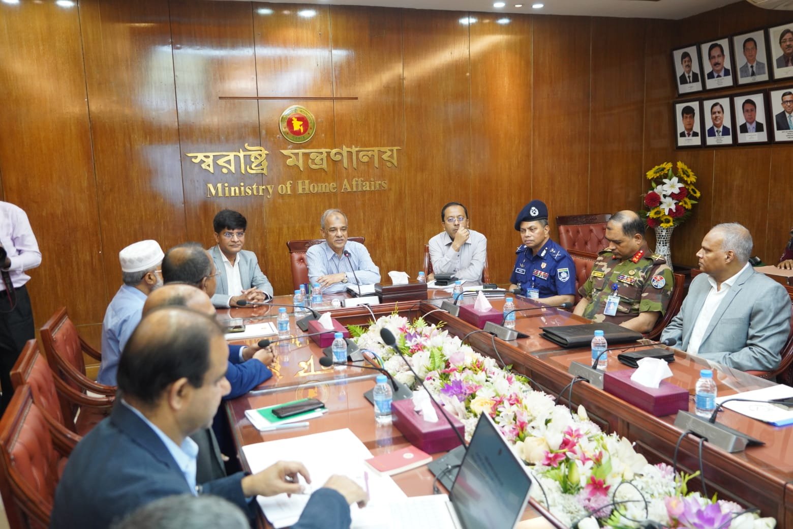 কর্মকর্তাদের আইন মেনে পেশাদারিত্বের সঙ্গে কাজ করার আহবান নবনিযুক্ত স্বরাষ্ট্র উপদেষ্টার