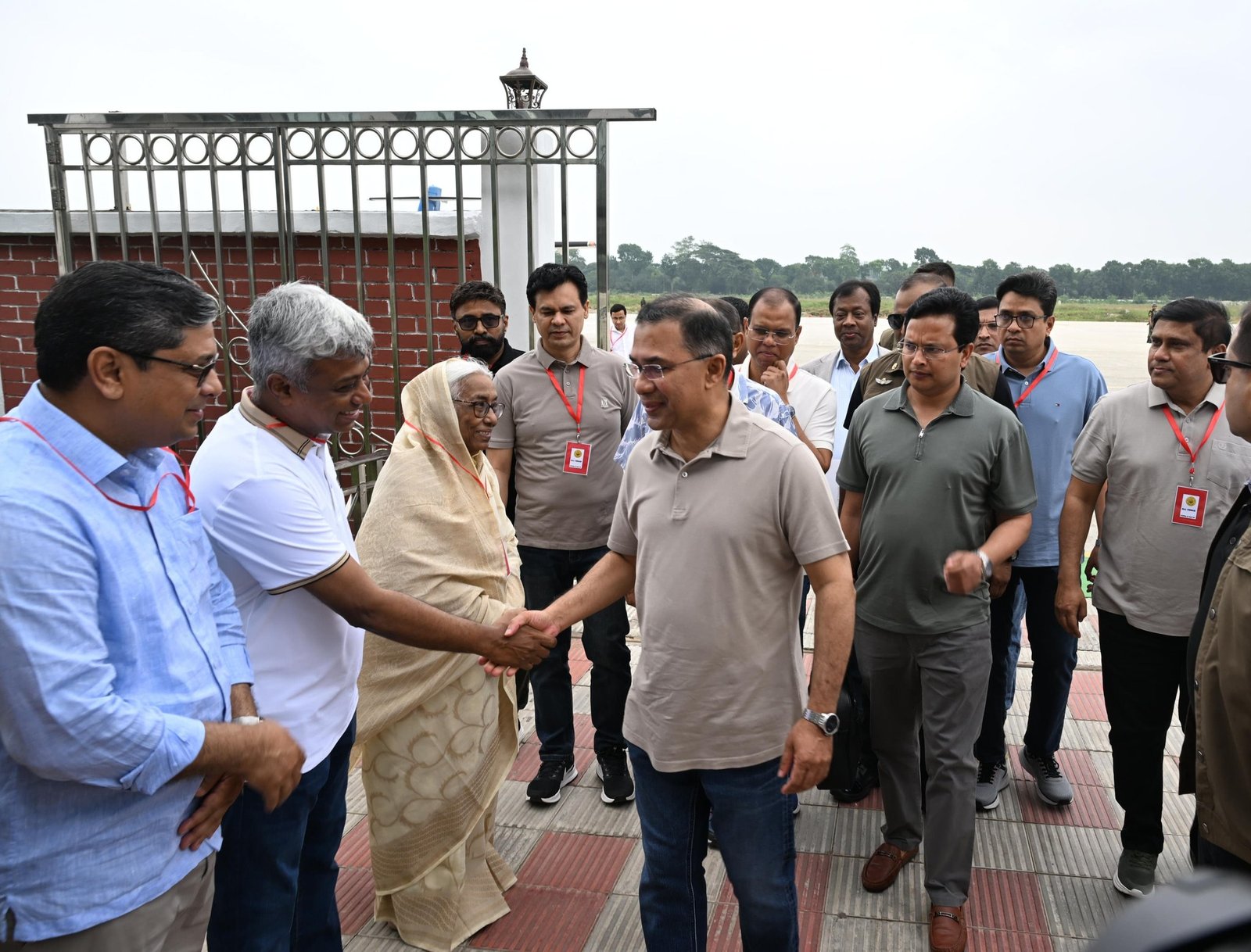 রাষ্ট্রীয় সফরে যশোরে পৌঁছেছেন প্রধানমন্ত্রী তারেক রহমান