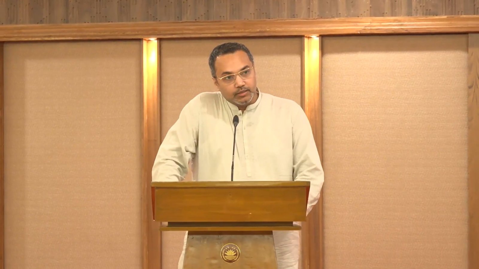 সরকারের ১০০ দিনে ‘মানবিক ও জনমুখী রাজনীতির’ দৃষ্টান্ত স্থাপন করেছে সরকার: মাহদী আমিন