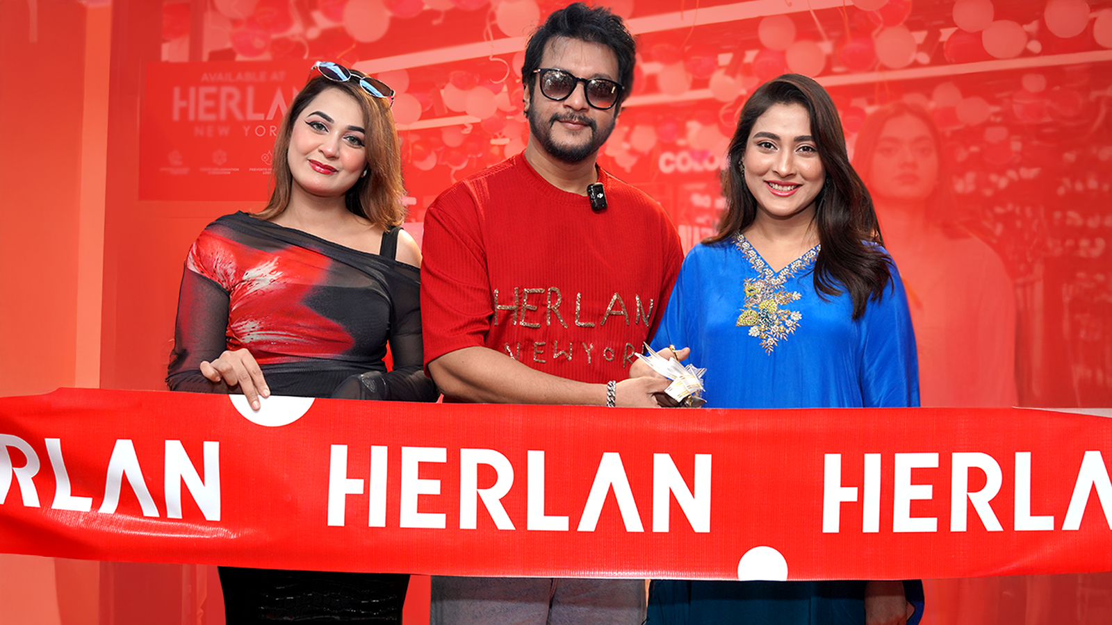 অথেনটিক প্রোডাক্ট নিয়ে আরএকে টাওয়ারে হারল্যান স্টোরের নতুন আউটলেট উদ্বোধন করলেন জনপ্রিয় তারকা জুটি ইমন ও মেহজাবীন