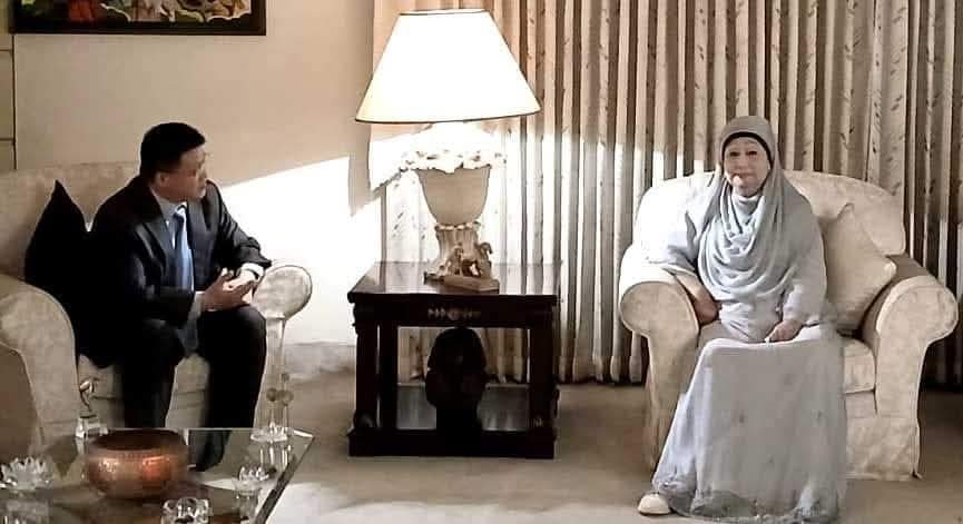 বিএনপি চেয়ারপার্সন ও সাবেক প্রধানমন্ত্রী বেগম খালেদা জিয়ার সঙ্গে সৌজন্য সাক্ষাত করেন বাংলাদেশে নিযুক্ত চীনের রাষ্ট্রদূত