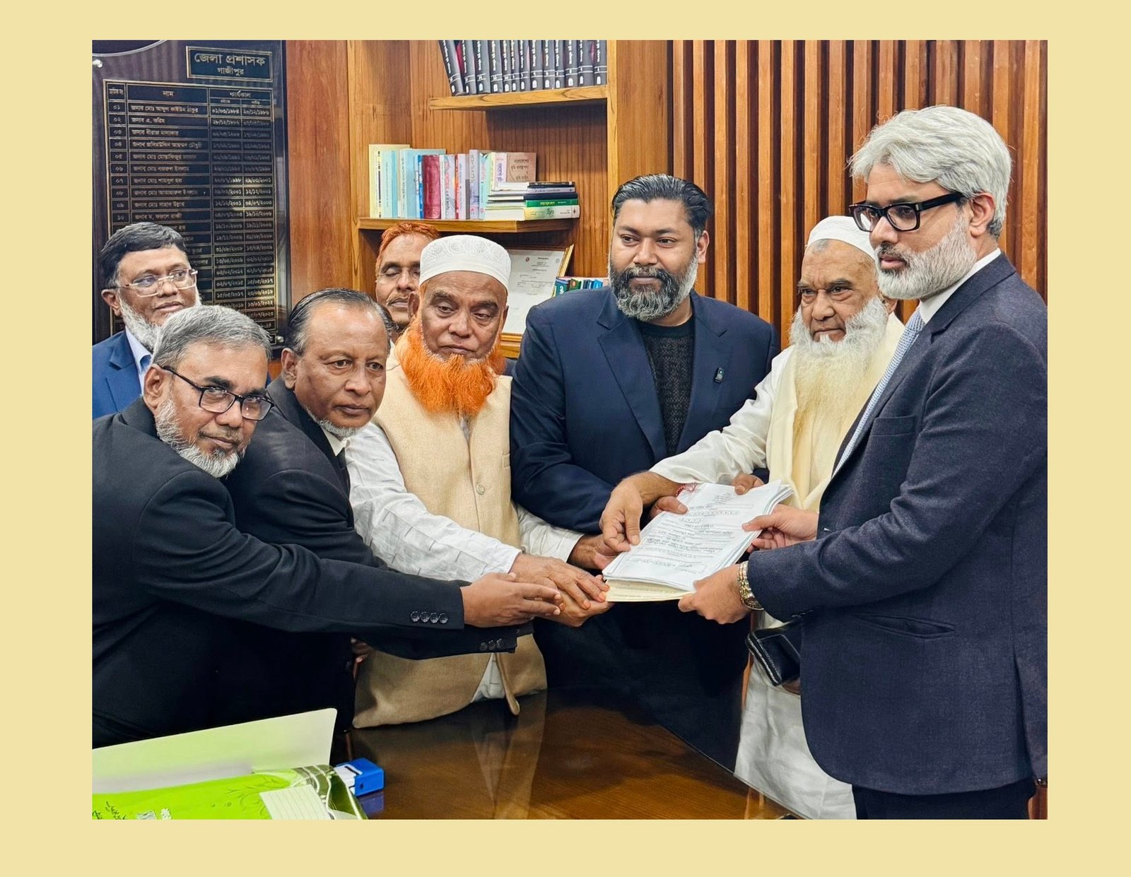 গাজীপুর–২ আসনে বিএনপির মনোনয়নপত্র দাখিল করলেন এম মঞ্জুরুল করিম রনি