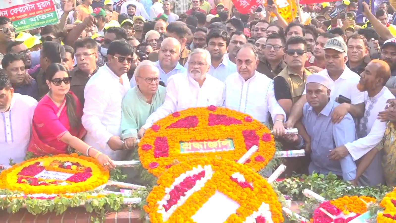 স্বাধীনতা দিবস উপলক্ষে বাংলাদেশ জাতীয়তাবাদী দল-বিএনপির পক্ষ থেকে জাতীয় স্মৃতিসৌধে শ্রদ্ধা নিবেদন