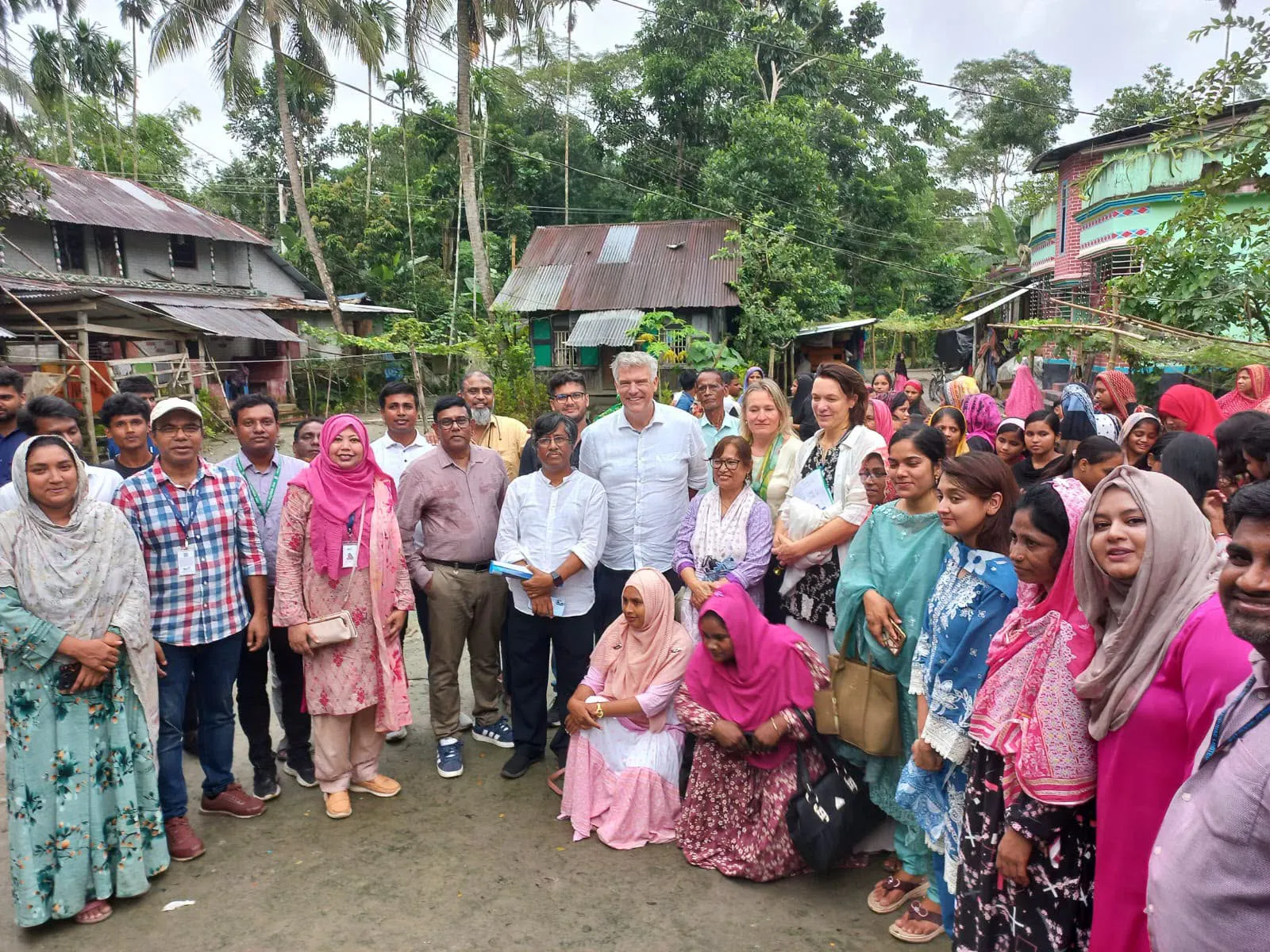 বরিশালে স্মার্ট পানি সরবরাহ ব্যবস্থা পরিদর্শনে নেদারল্যান্ডসের রাষ্ট্রদূত