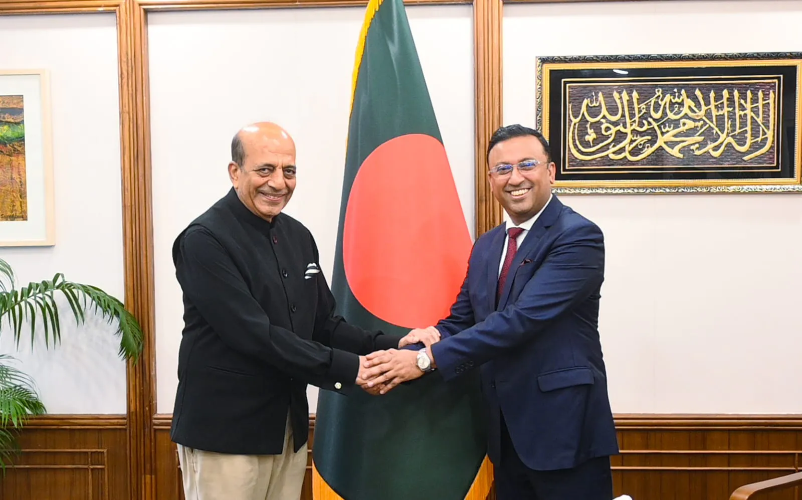 প্রধানমন্ত্রীর পররাষ্ট্রবিষয়ক উপদেষ্টার সঙ্গে সৌজন্য সাক্ষা করলেন ভারতের হাইকমিশনার