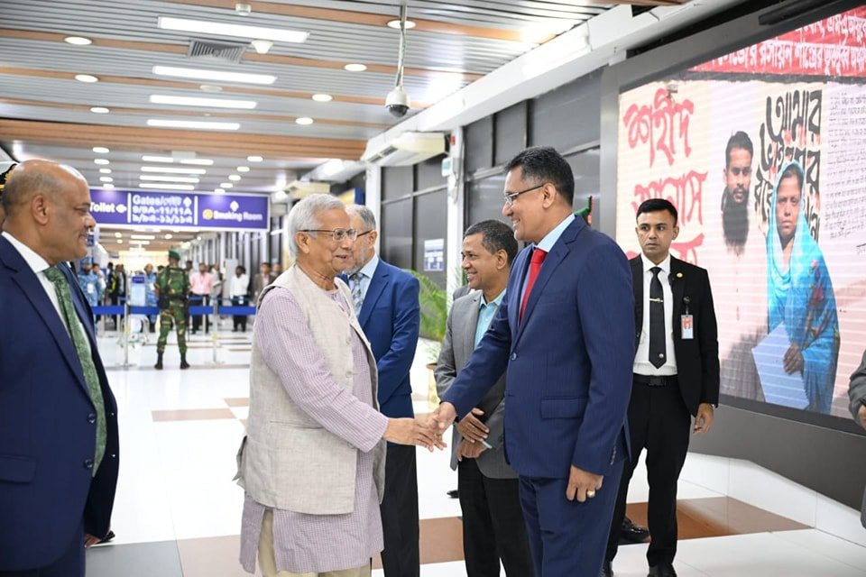 প্রধান উপদেষ্টা জাপান সফর শেষে দেশে ফিরেছেন