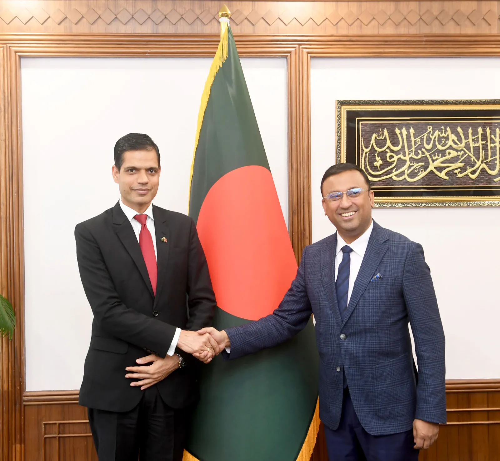 পররাষ্ট্র উপদেষ্টার সঙ্গে সৌজন্য সাক্ষাৎ করলেন নেপালের রাষ্ট্রদূত