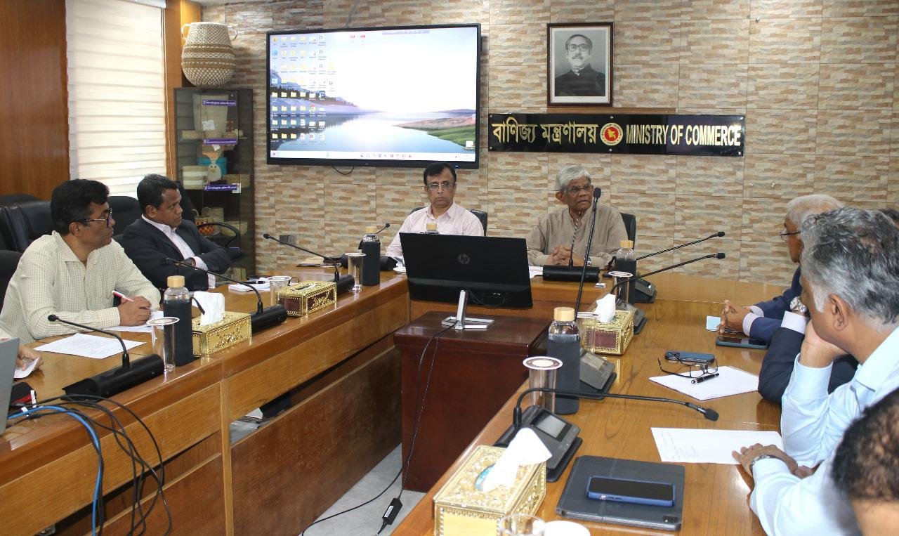 আমাদের রিজার্ভ বাড়ছে,অর্থনীতি ঘুরে দাড়াচ্ছে : বাণিজ্য উপদেষ্টা