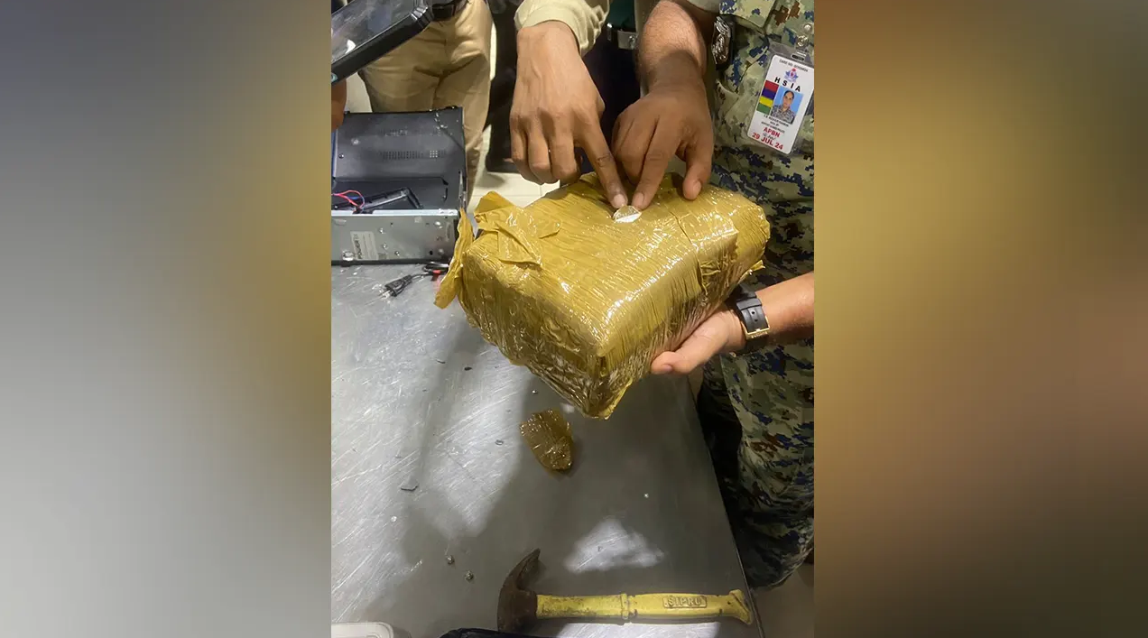 ৪ কেজি কোকেনসহ বিদেশি নাগরিক আটক
