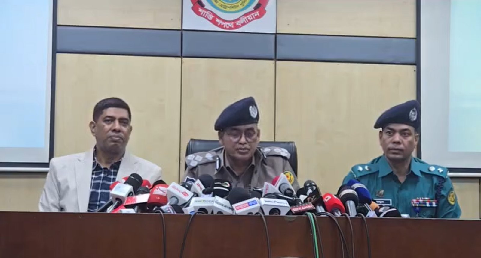ওসমান হাদির খুনি ফয়সালের দুই সহযোগী ভারতে আটক