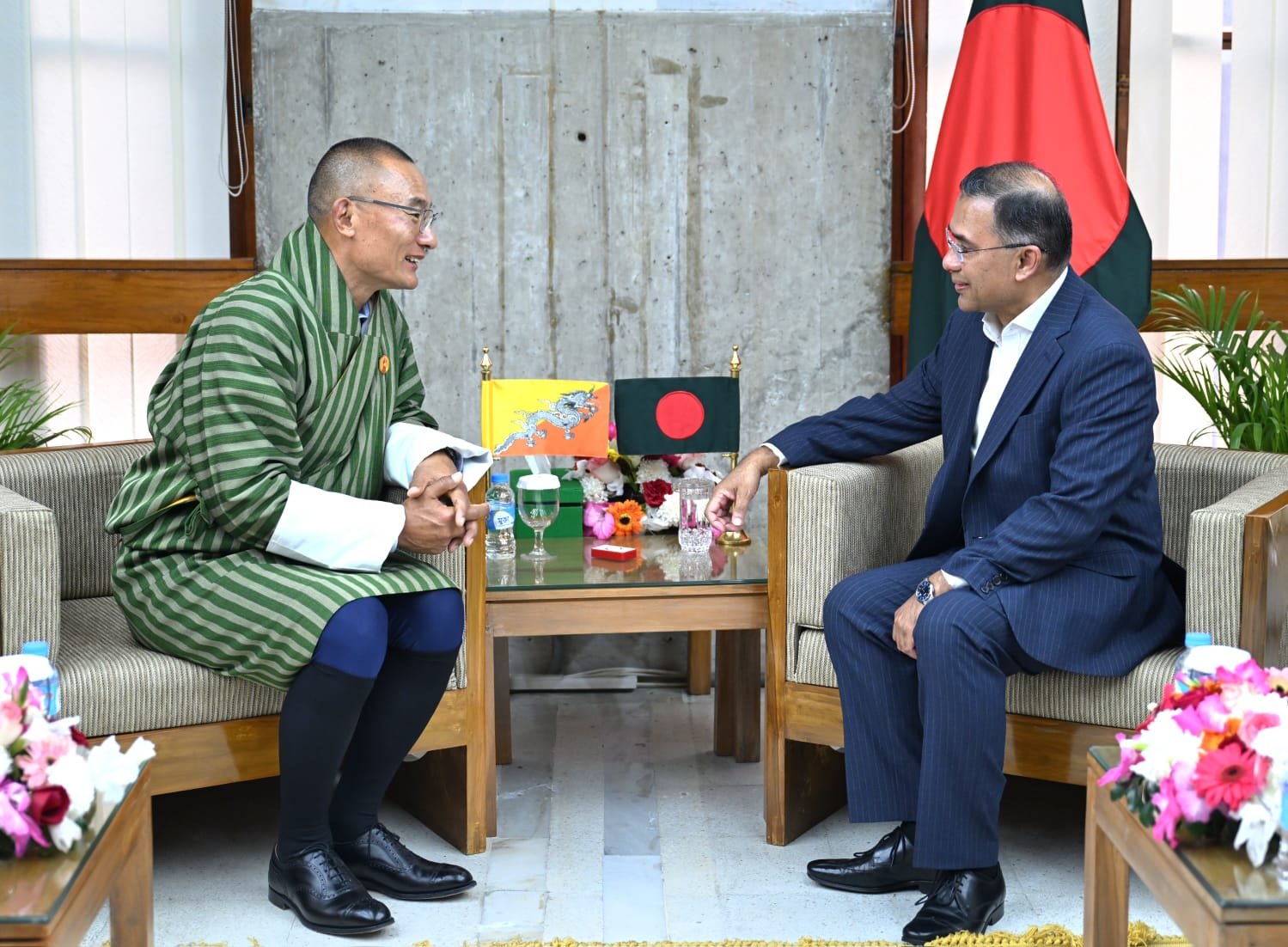 নবনির্বাচিত প্রধানমন্ত্রীর সঙ্গে ভুটানের প্রধানমন্ত্রীর সাক্ষাৎ