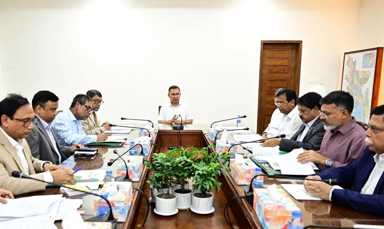 ডেঙ্গু প্রতিরোধে পাড়া-মহল্লায় মাইকিং ও জুমার খুতবায় সচেতনতা তৈরির নির্দেশ দিলেন প্রধানমন্ত্রী তারেক রহমান