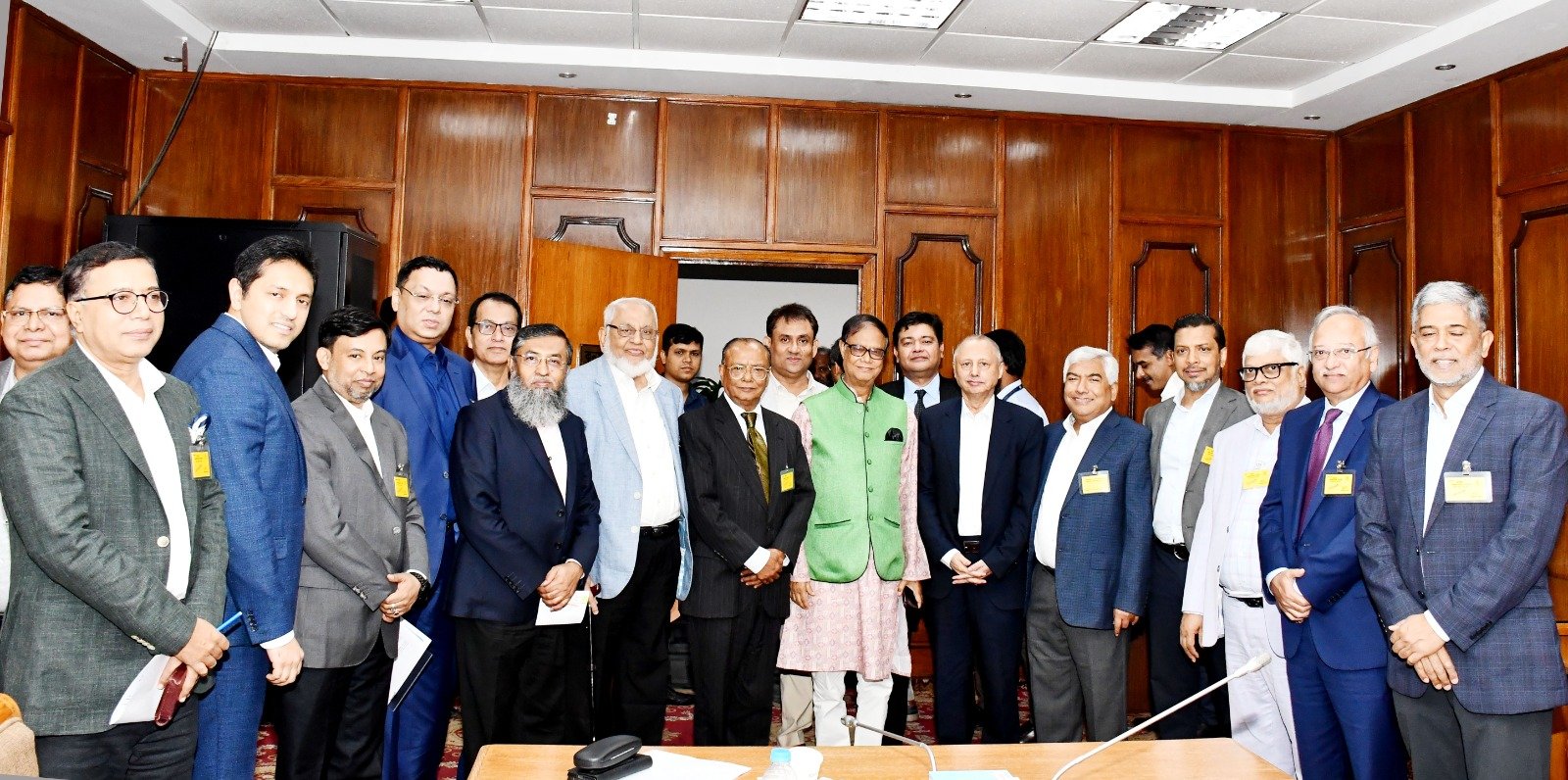 গভর্নরের সঙ্গে এফবিসিসিআইয়ের প্রতিনিধি দলের সাক্ষাৎ