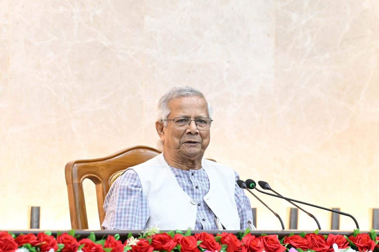 এবারের নির্বাচন দেশ রক্ষার নির্বাচন: প্রধান উপদেষ্টা