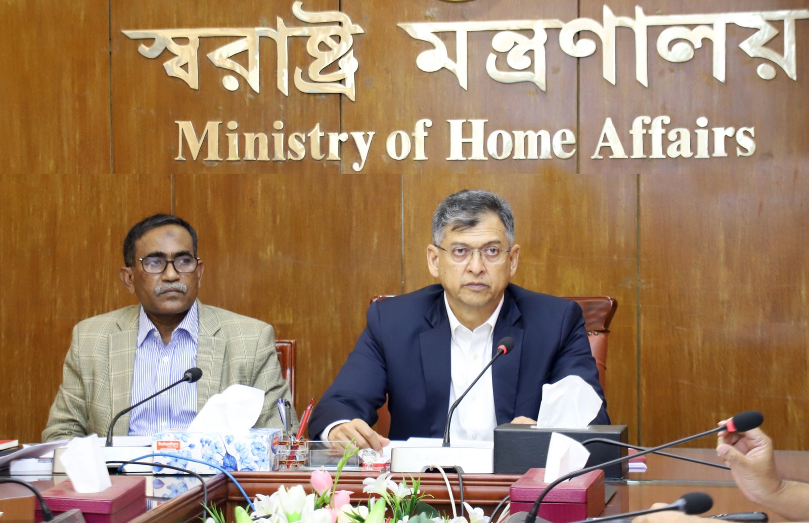 শীর্ষ সন্ত্রাসী-চাঁদাবাজদের বিরুদ্ধে শীঘ্রই ব্যবস্থা নেয়া হবে- স্বরাষ্ট্রমন্ত্রী