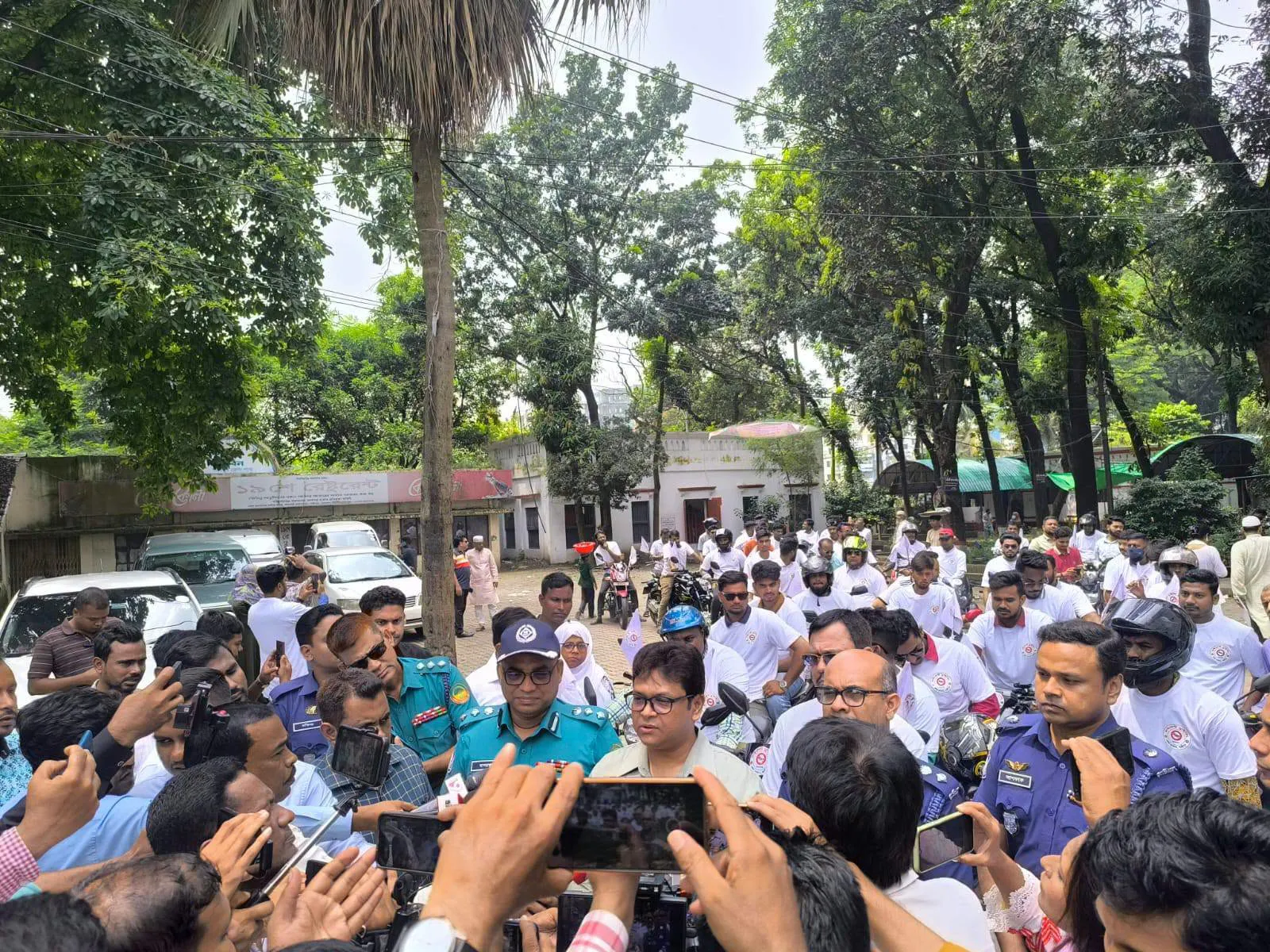 গাজীপুরে অকারণে হর্ন বন্ধে ‘নো হর্ন’ সচেতনতামূলক র্যালি অনুষ্ঠিত