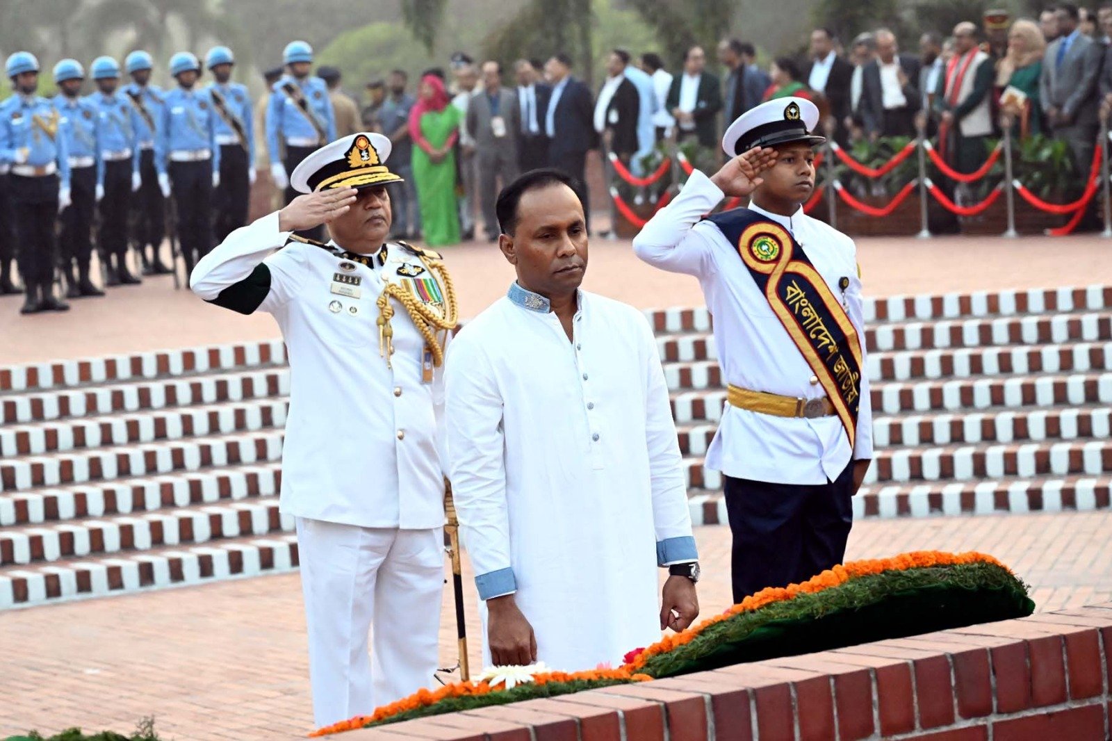 দেশমাতৃকার শ্রেষ্ঠ সন্তানদের স্মরণে জাতীয় স্মৃতিসৌধে ডেপুটি স্পীকারের শ্রদ্ধা নিবেদন