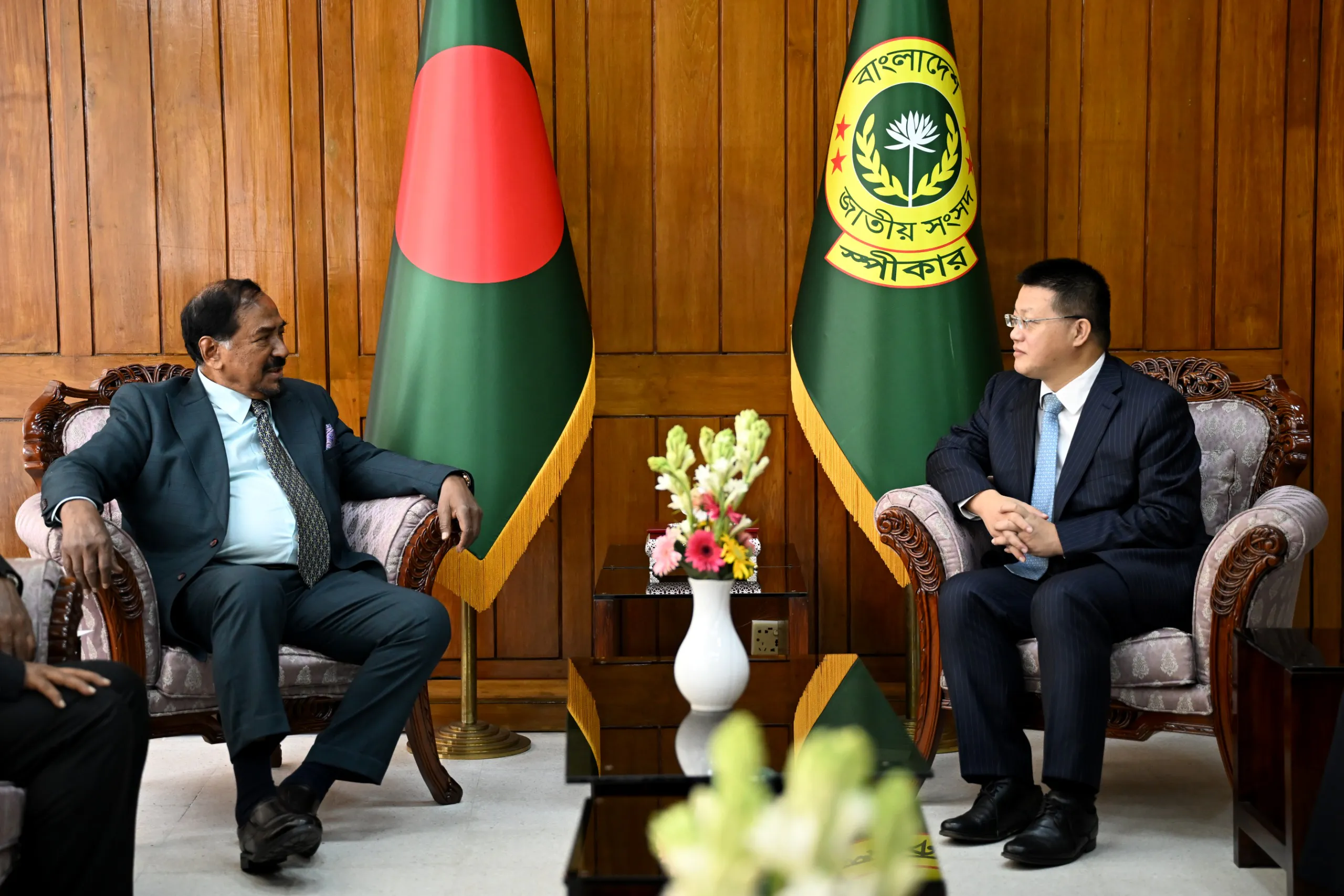 স্পীকারের সাথে ঢাকায় নিযুক্ত চীনের বিদায়ী রাষ্ট্রদূতের সাক্ষাৎ অনুষ্ঠিত