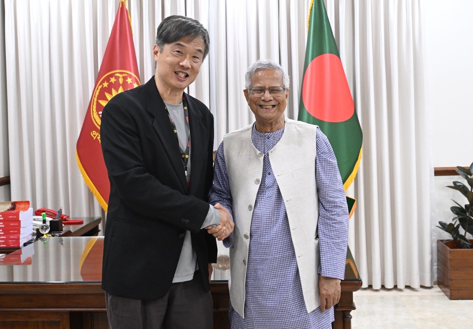 ক্যান্সার সম্পর্কে বৃহত্তর সচেতনতার আহ্বান জানিয়েছেন প্রধান উপদেষ্টা