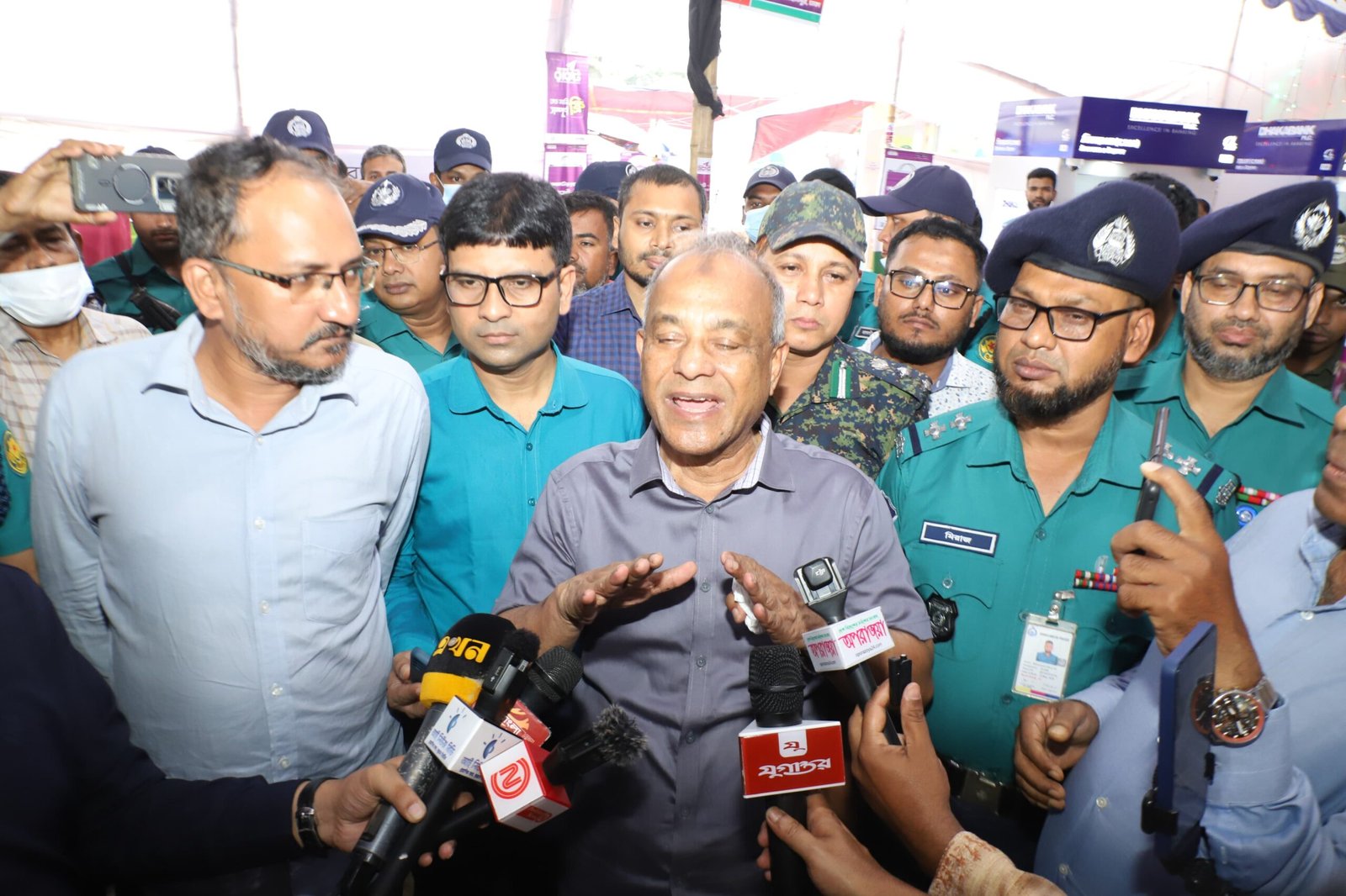 আসন্ন কোরবানির ঈদে নিরাপত্তা সহ সার্বিক প্রস্তুতি ভালো রয়েছে- স্বরাষ্ট্র উপদেষ্টা