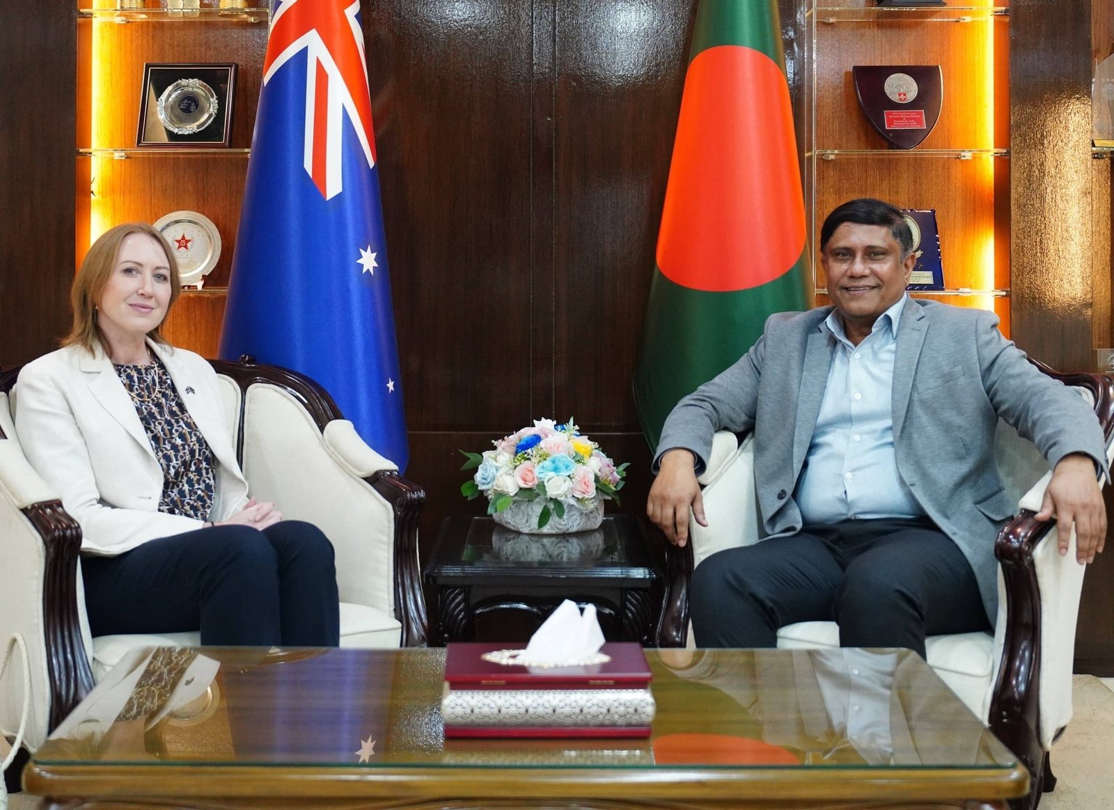 প্রতিরক্ষা খাতে দ্বিপাক্ষিক সম্পর্ক আরও শক্তিশালী করার অঙ্গীকার করলো বাংলাদেশ ও অস্ট্রেলিয়া