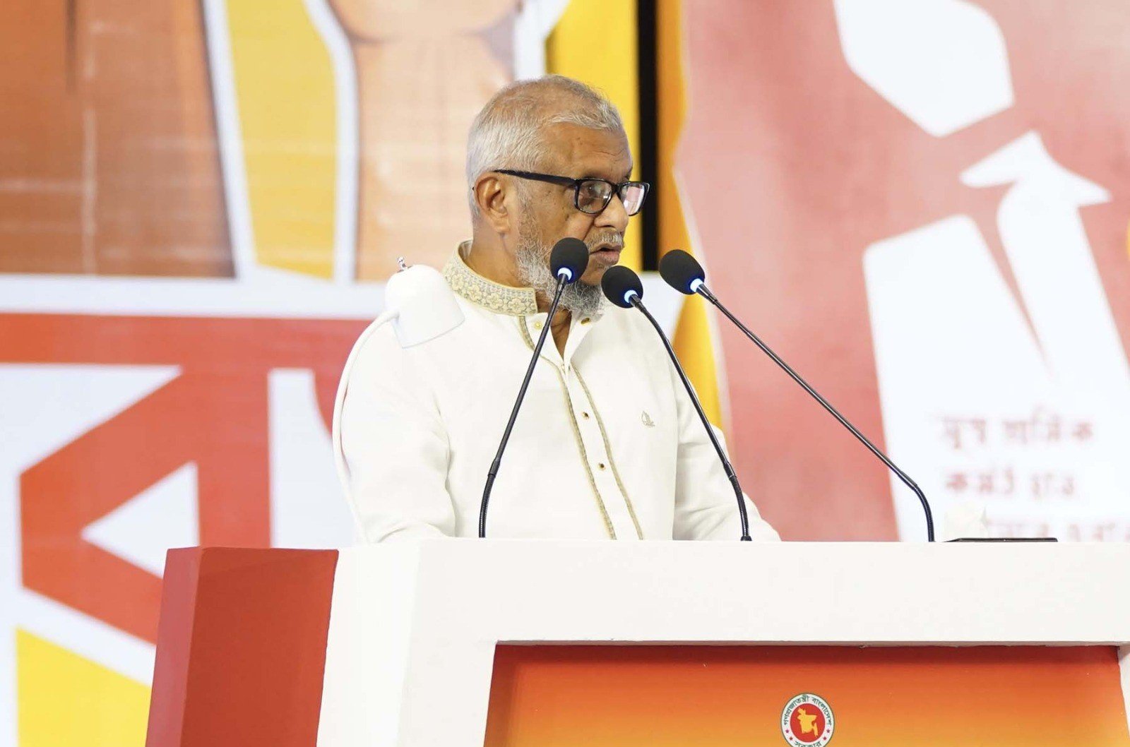 শ্রম খাতের সমস্যা সমাধান ও সম্ভাবনার ক্ষেত্র বাড়াতে টিম ওয়ার্কের প্রত্যয় শ্রমমন্ত্রীর