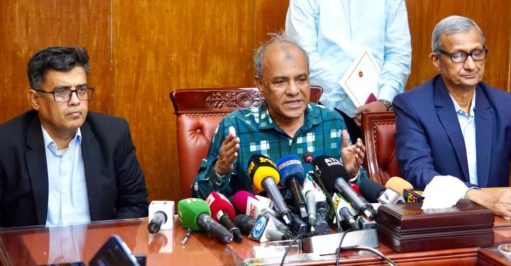 জানমালের নিরাপত্তায় আজ রাত থেকে সারা দেশে কম্বাইন্ড পেট্রোল শুরু: স্বরাষ্ট্র উপদেষ্টা
