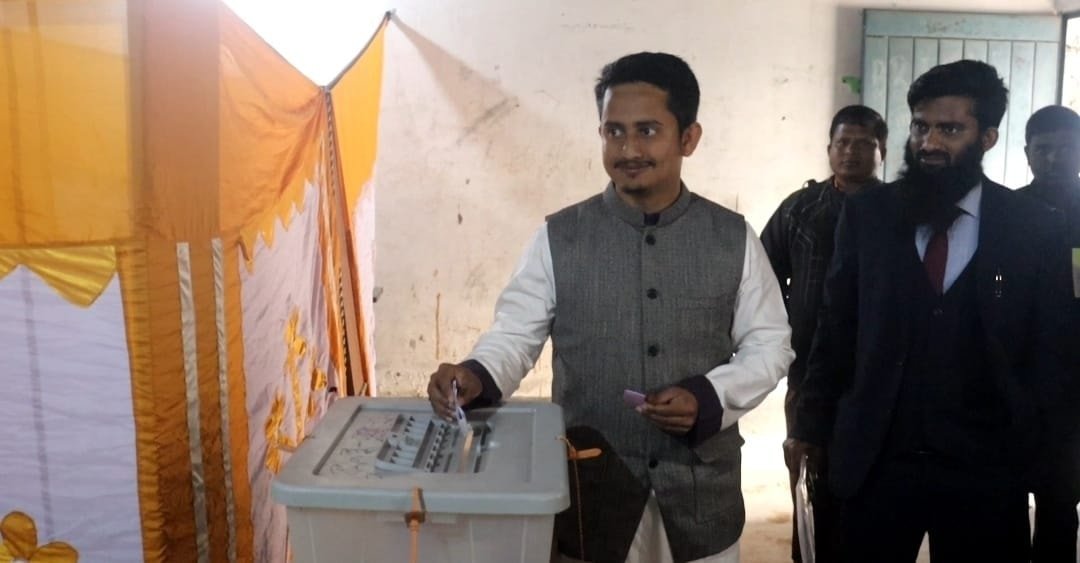 ভোট দিলেন পঞ্চগড়-১ আসনের এনসিপি প্রার্থী সারজিস আলম