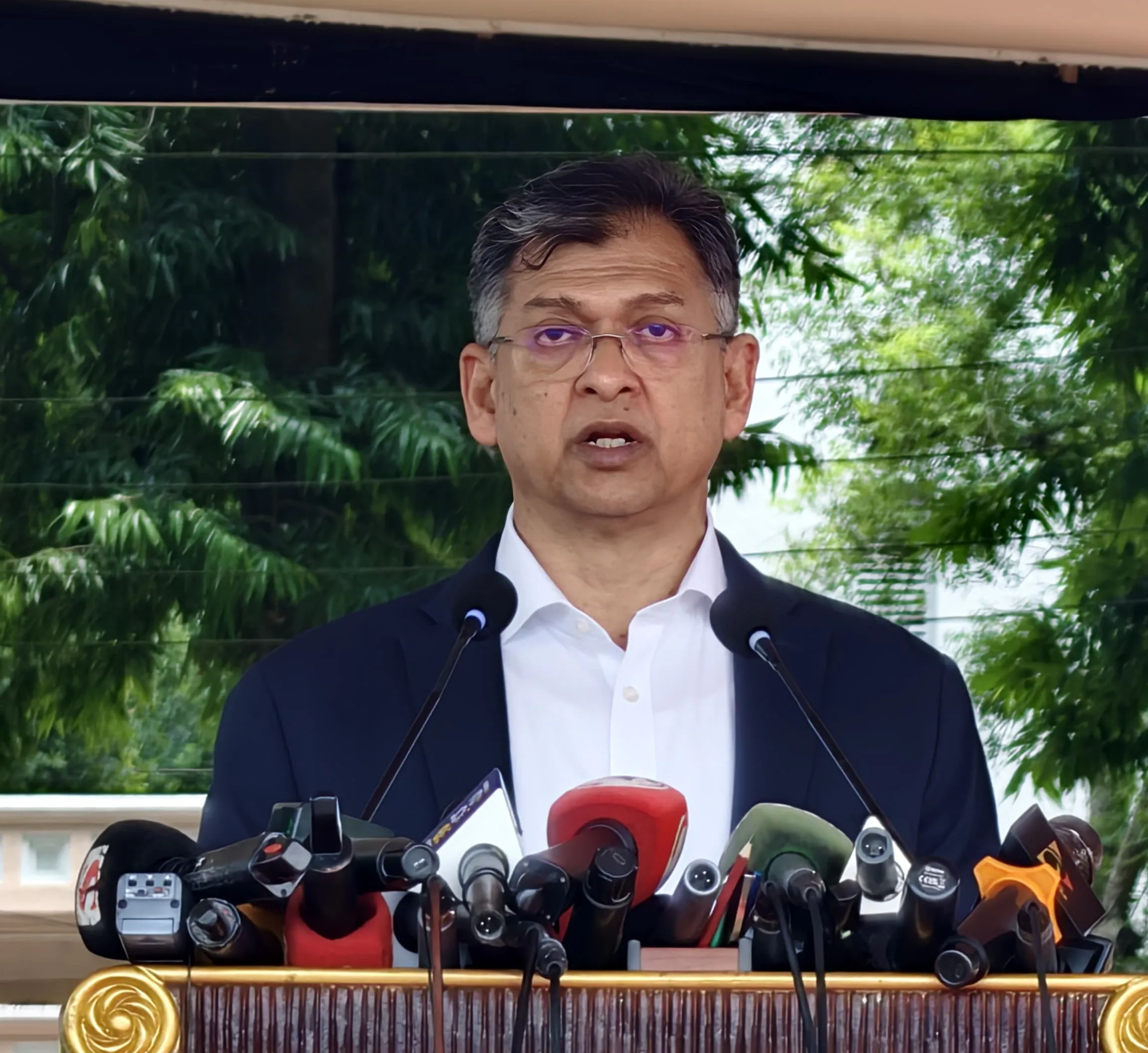 পুলিশকে হতে হবে জনগণের অকৃত্রিম বন্ধু ও নিরাপত্তার প্রতীক: স্বরাষ্ট্রমন্ত্রী