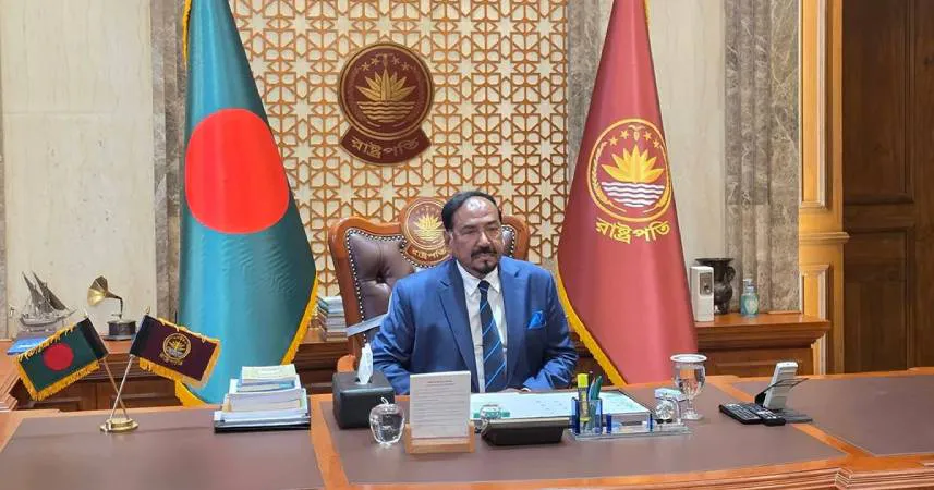 বঙ্গভবনে আনুষ্ঠানিক কার্যক্রম শুরু করলেন ভারপ্রাপ্ত রাষ্ট্রপতি হাফিজ উদ্দিন আহমদ