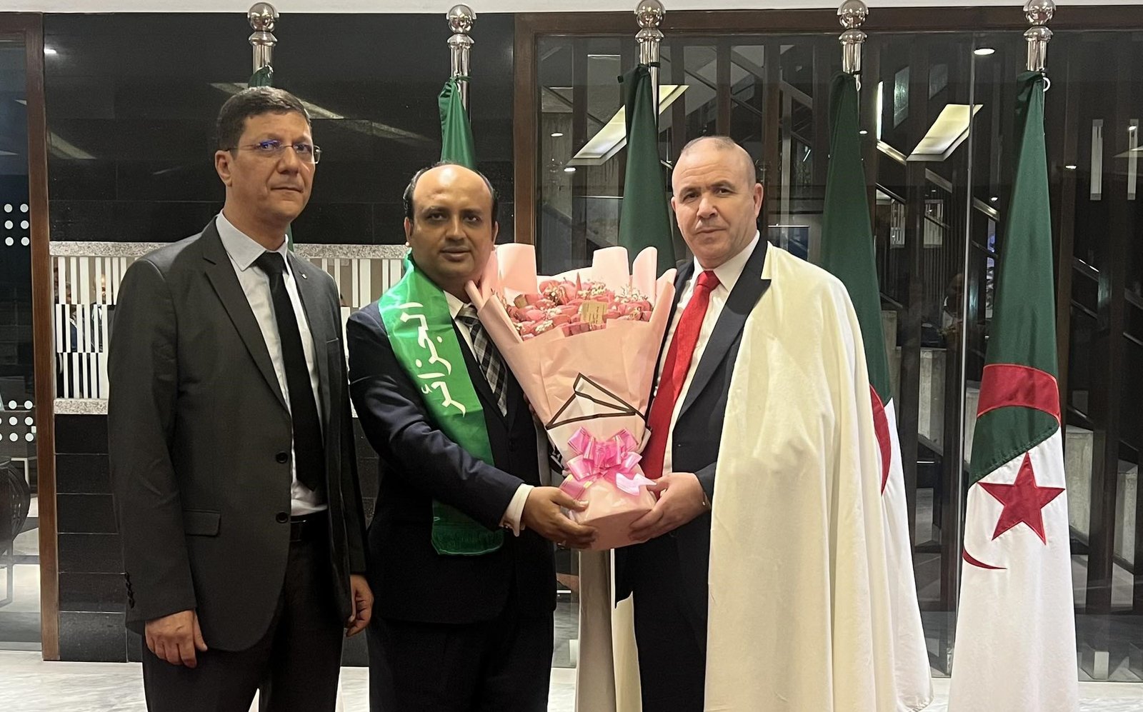 ঢাকায় আলজেরিয়ার ঐতিহাসিক বিপ্লব দিবস উদযাপনে রাষ্ট্রদূতকে আন্তরিক অভিনন্দন জানিয়েছেন ঢাকা ডায়লগ-এর নির্বাহী সম্পাদক সজীবুল-আল-রাজীব