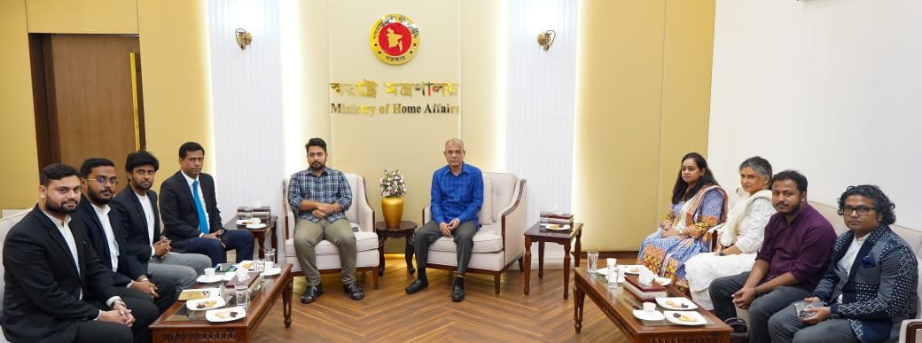 স্বরাষ্ট্র ও তথ্য উপদেষ্টার সঙ্গে 'মায়ের ডাক' সংগঠনের প্রতিনিধি দলের বৈঠক