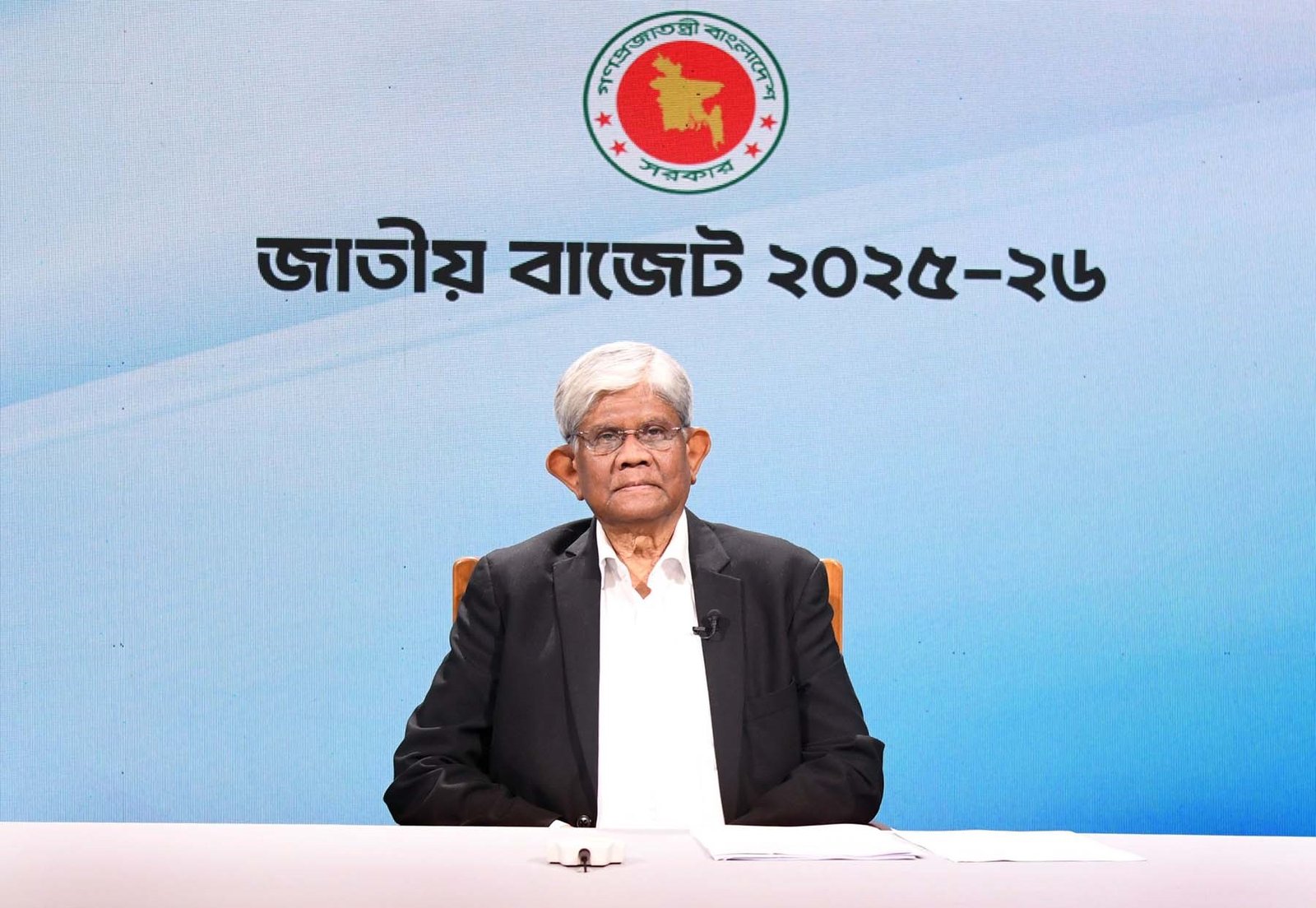 গণতান্ত্রিক সরকারের হাতে ক্ষমতা হস্তান্তর সরকারের অন্যতম লক্ষ্য: অর্থ উপদেষ্টা
