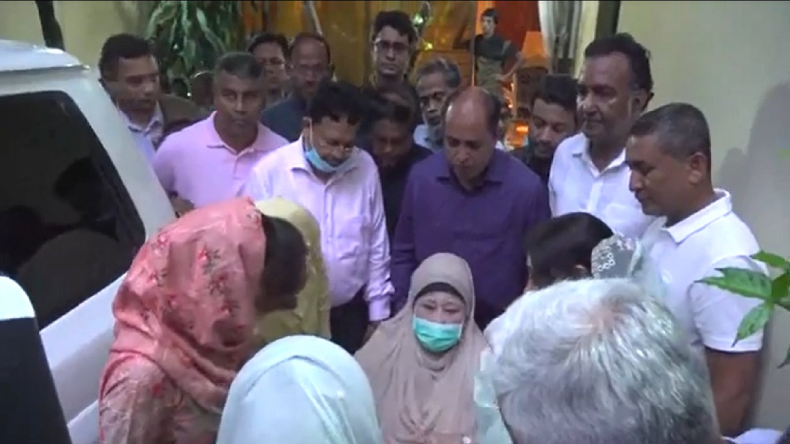 স্বাস্থ্য পরীক্ষার জন্য এভারকেয়ার হাসপাতালে গেলেন বিএনপি চেয়ারপারসন বেগম খালেদা জিয়া