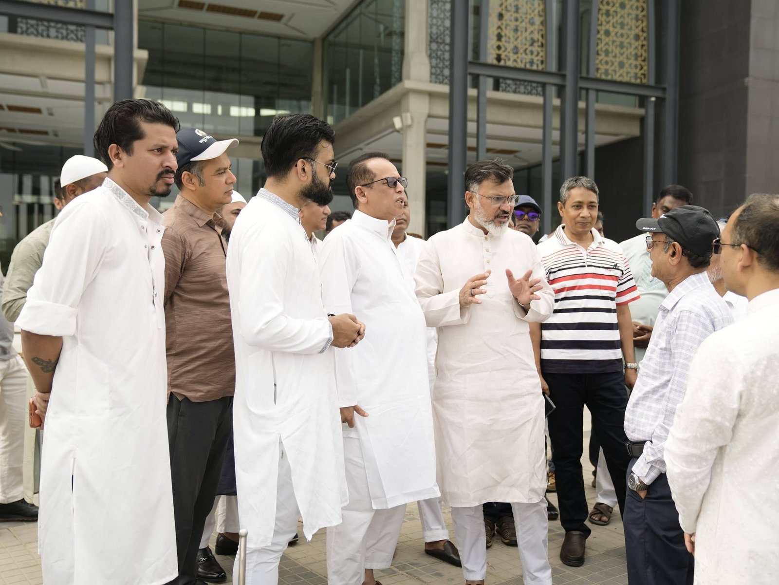 ৩০০ ফিট থেকে বনশ্রী পর্যন্ত বাইপাস নির্মাণে সাইট পরিদর্শন করলেন ডিএনসিসি প্রশাসক