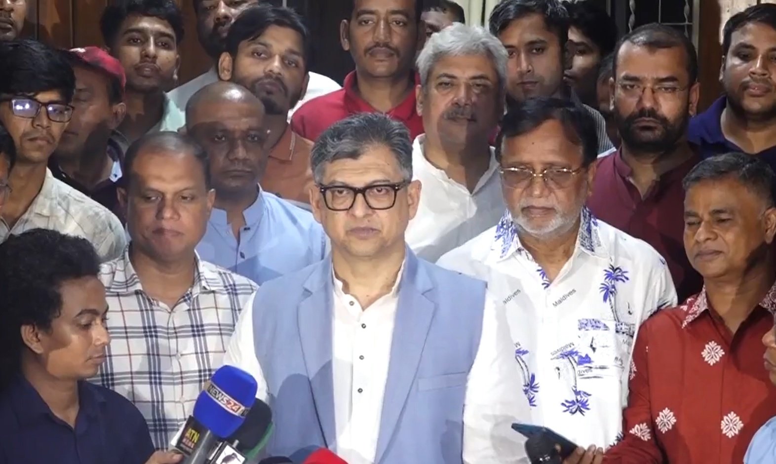 জুলাই ঘোষণাপত্র এবং নির্বাচনের সময় ঘোষণা কে স্বাগত জানায় বিএনপি: সালাহউদ্দিন আহমেদ