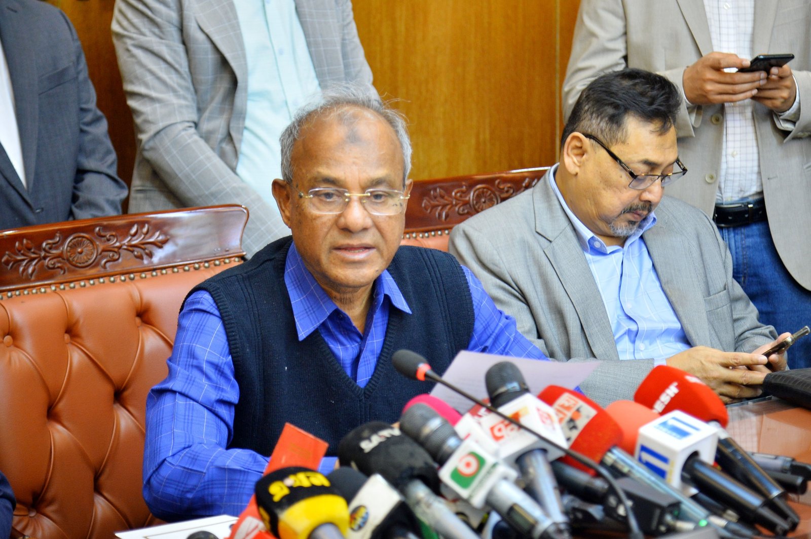 জাতীয় নির্বাচনে শান্তিপূর্ণ পরিবেশ নিশ্চিতকরণে অবিলম্বে 'অপারেশন ডেভিল হান্ট ফেইজ-২' চালু করা হবে: স্বরাষ্ট্র উপদেষ্টা